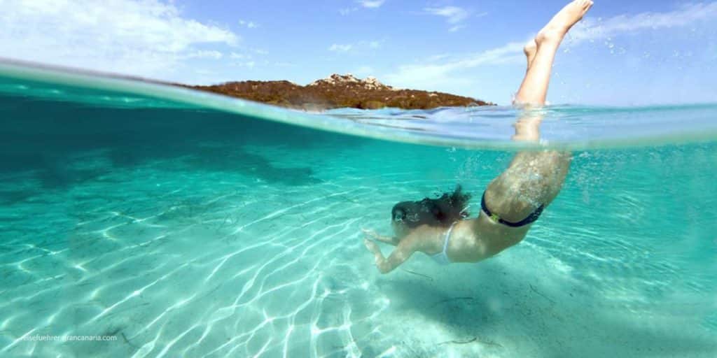 Schwimmen im Meer - 10 Tipps für den perfekten Strandurlaub